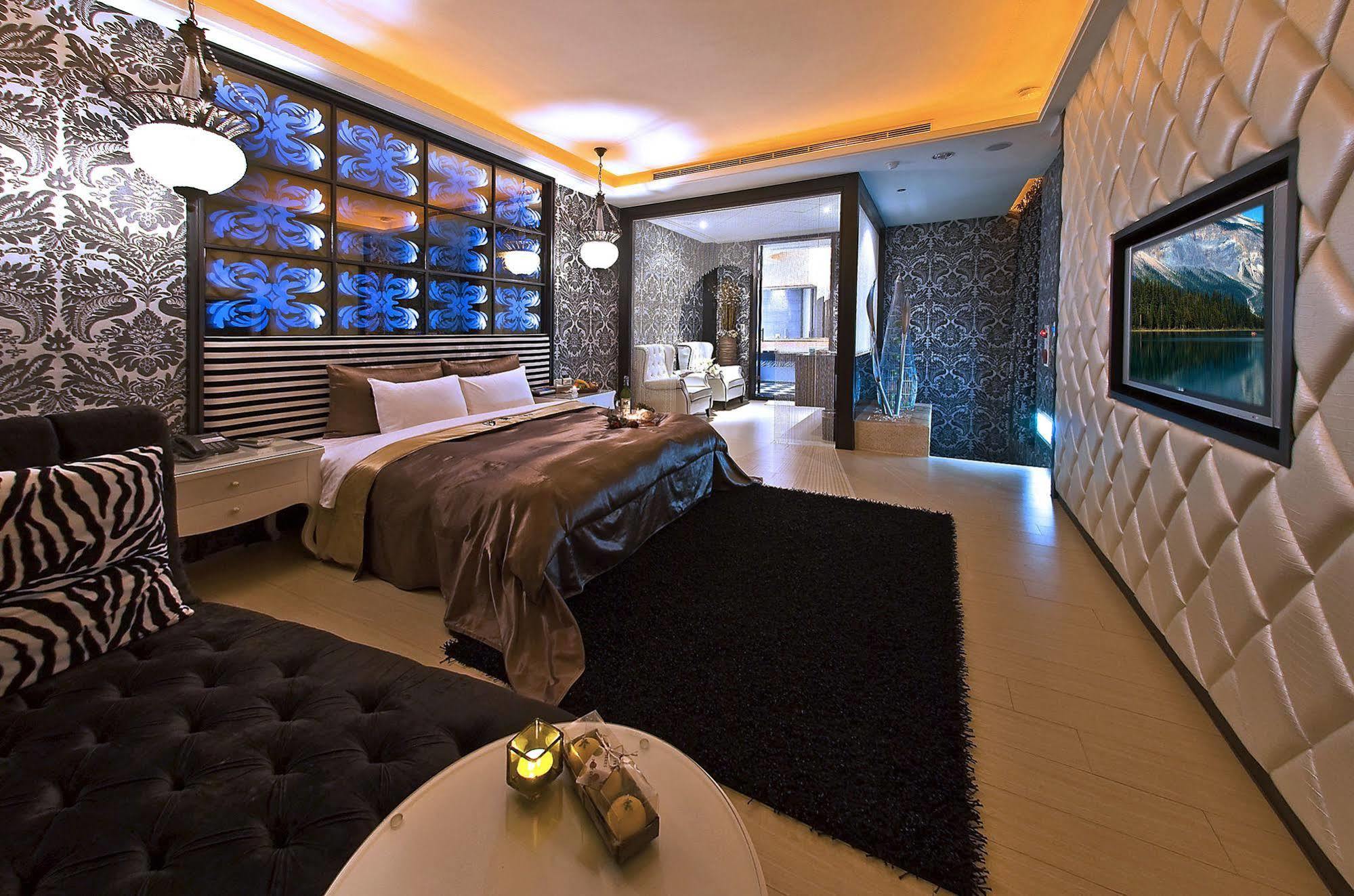 Sasha Motel Taichung Exterior foto