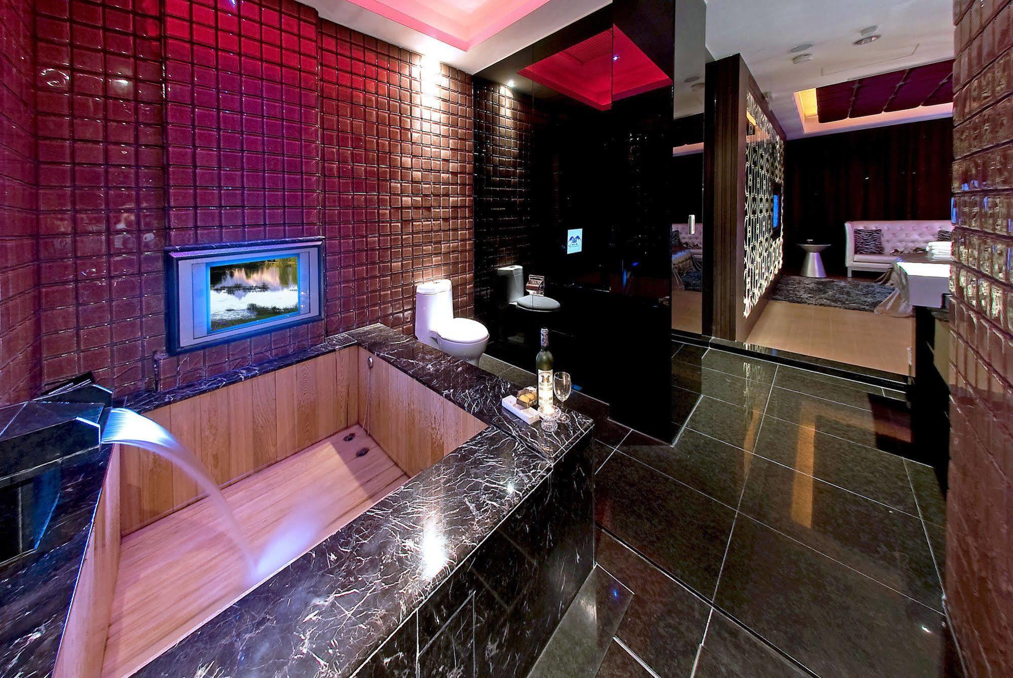 Sasha Motel Taichung Exterior foto