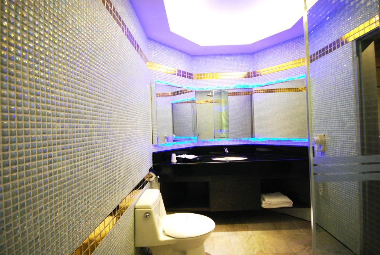 Sasha Motel Taichung Exterior foto