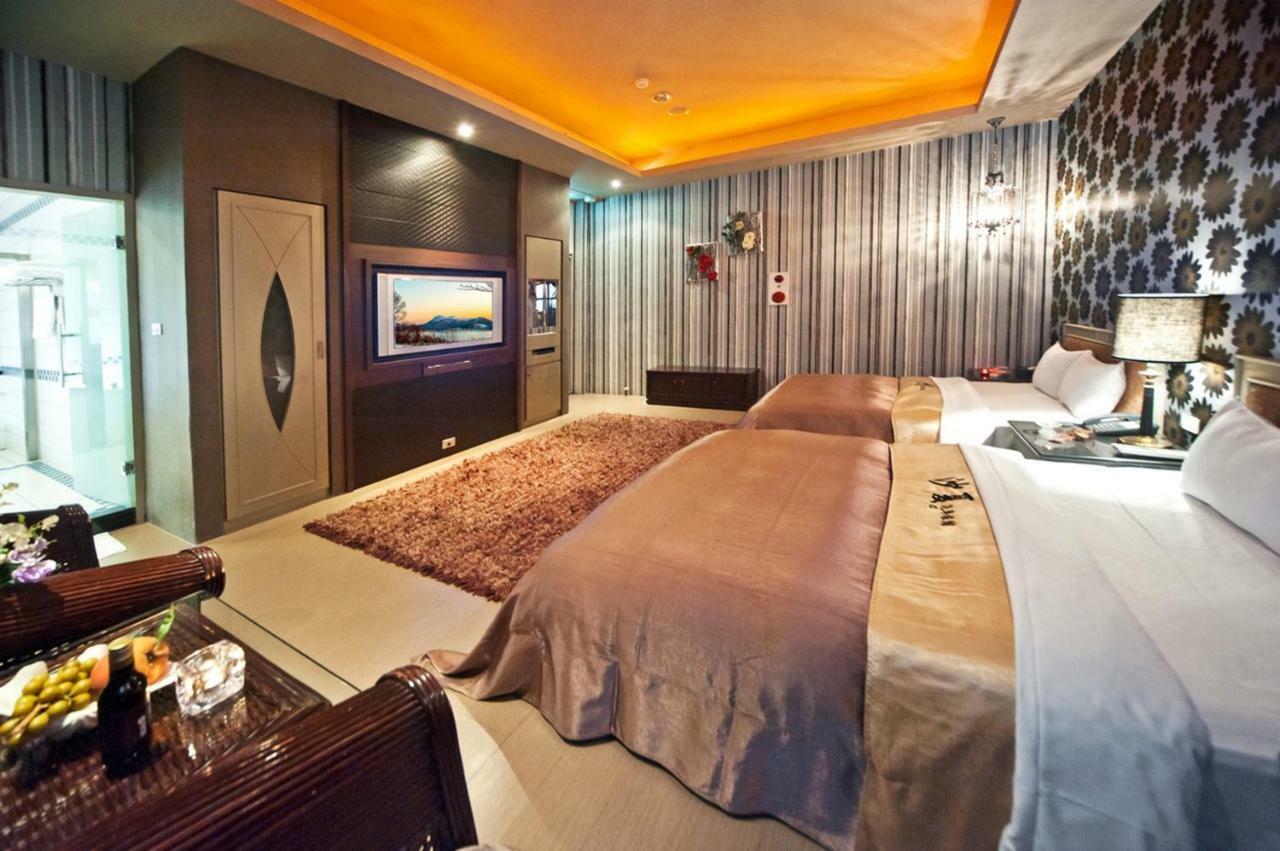 Sasha Motel Taichung Exterior foto
