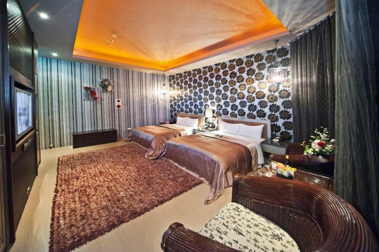 Sasha Motel Taichung Exterior foto